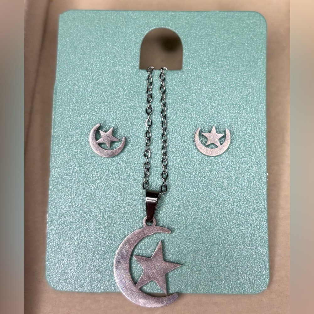 🎉 2/$20❕ Stainless Steel Set-Silver (Moon & Star)